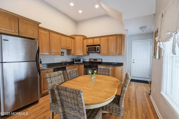 Dining room, Interior, Kitchen, Recessed Lighting, Wood Texture Flooring