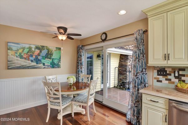 Dining room, Interior, Recessed Lighting, Wood Texture Flooring