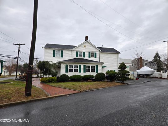 Exterior, Facade, Queen Anne Victorian