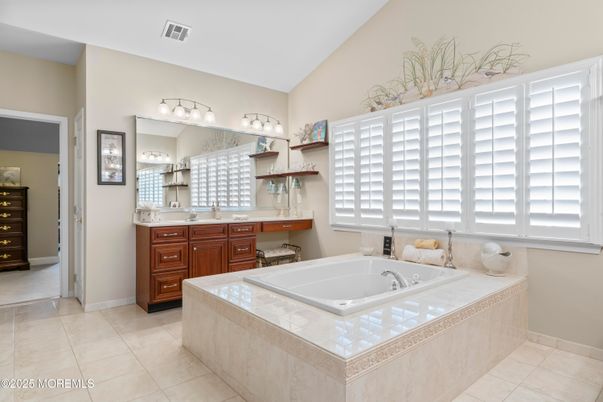 Bathroom, Interior, Tile Countertops