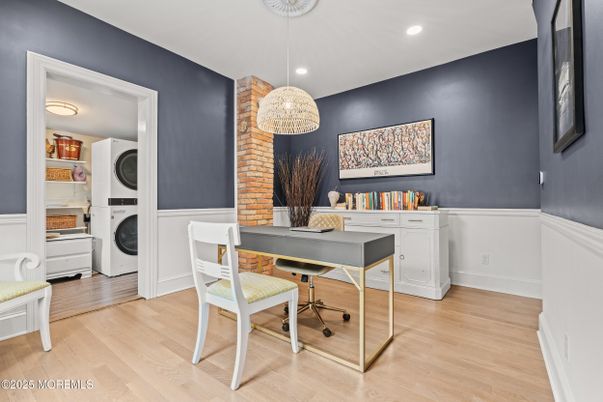 Home Office, Interior, Pendant Lights, Recessed Lighting, Washer, Wood Texture Flooring