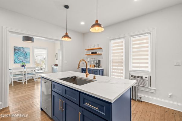 Dining room, Interior, Kitchen, Pendant Lights, Recessed Lighting, Wood Texture Flooring