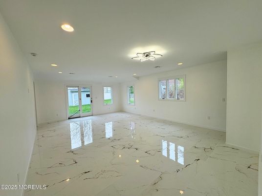 Empty room, Interior, Marble, Recessed Lighting