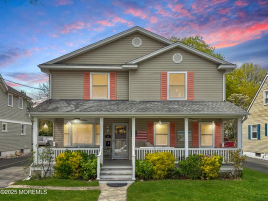 Exterior, Facade, American Craftsman