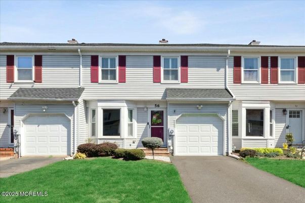 Attached, Exterior, Facade, Rowhouse