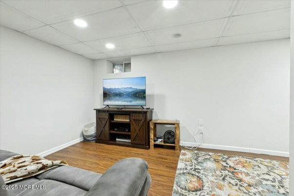 Interior, Recessed Lighting, Wood Texture Flooring