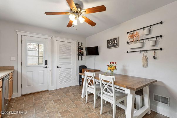 Dining room, Interior