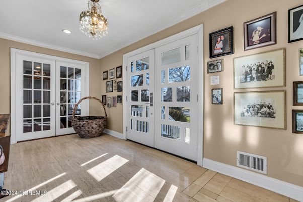 Interior, Pendant Lights, Recessed Lighting, Wood Texture Flooring