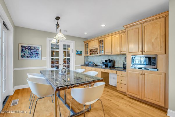 Dining room, Interior, Kitchen, Pendant Lights, Recessed Lighting, Wood Texture Flooring