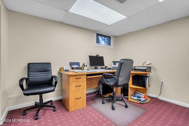 Home Office, Interior