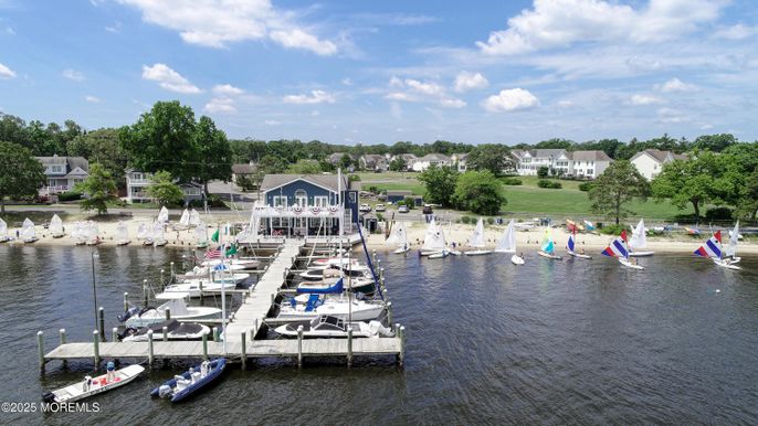 Exterior, Lake