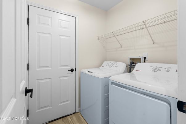 Interior, Utility Closets, Washer, Wood Texture Flooring