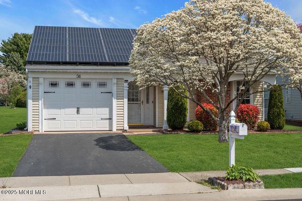 Attached, Exterior, Facade, Solar Panels, French Provincial