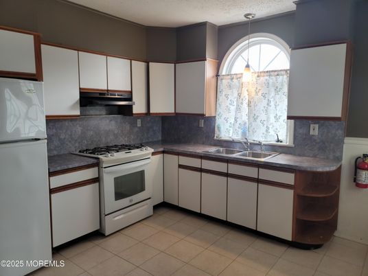 Interior, Kitchen, Pendant Lights