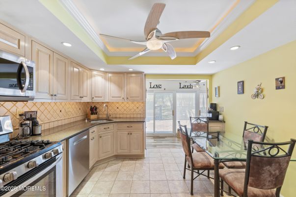 Dining room, Interior, Kitchen, Recessed Lighting, Stainless Steel Appliances