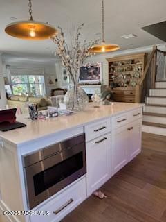 Interior, Kitchen, Living room, Pendant Lights, Wood Texture Flooring