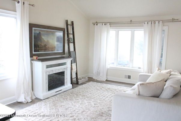 Bedroom, Fireplace, Interior, Wood Texture Flooring