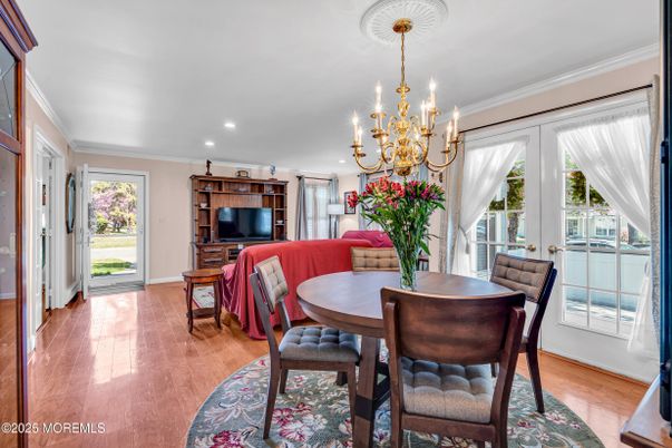 Chandelier, Dining room, Interior, Living room, Recessed Lighting, Wood Texture Flooring