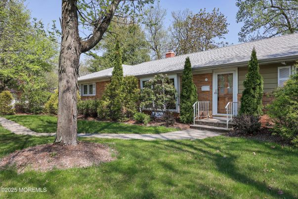 Exterior, Facade, Brick Facade, Ranch