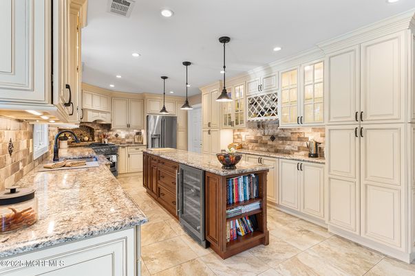 Interior, Kitchen, Pendant Lights, Recessed Lighting, Stainless Steel Appliances