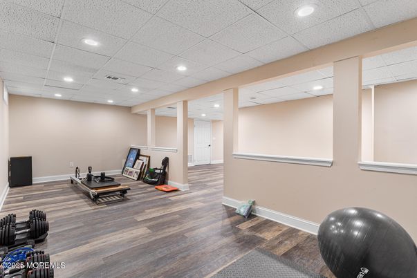 Fitness Equipment, Interior, Recessed Lighting, Wood Texture Flooring