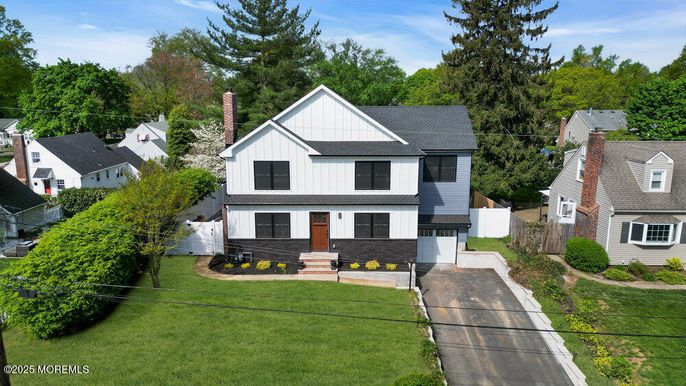 Exterior, Facade, Farmhouse