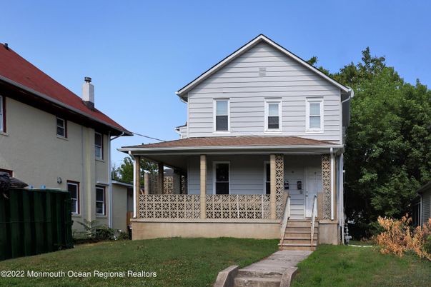 Exterior, Facade, Queen Anne Victorian