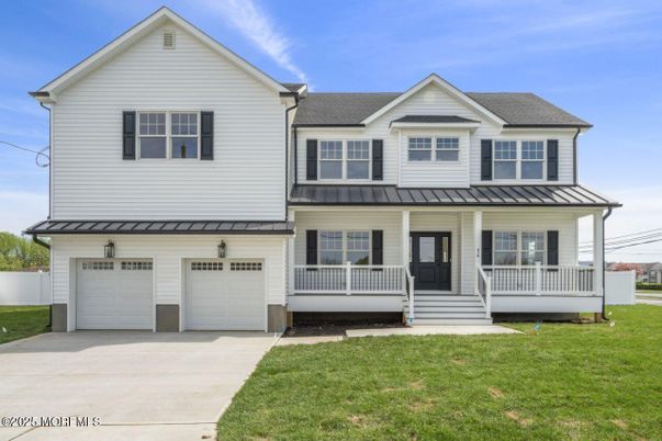 Attached, Exterior, Facade, Farmhouse
