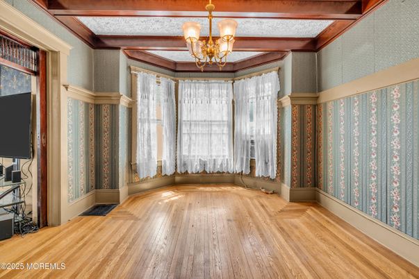Chandelier, Empty room, Interior, Wooden Beams, Wood Texture Flooring