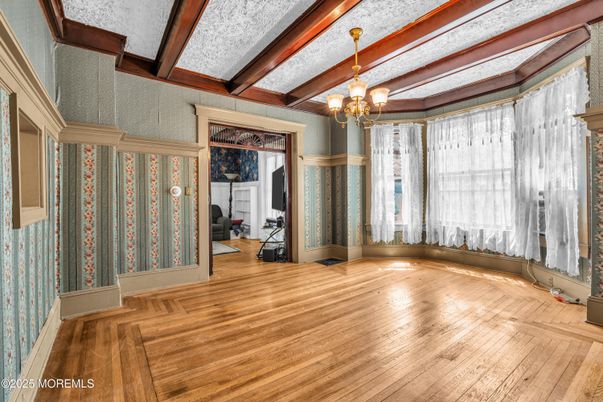 Chandelier, Empty room, Interior, Wooden Beams, Wood Texture Flooring