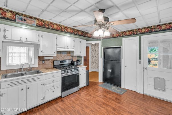 Interior, Kitchen, Wood Texture Flooring