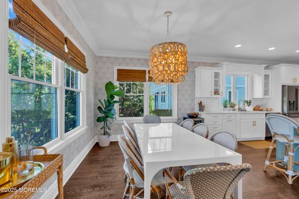 Chandelier, Dining room, Interior, Kitchen, Pendant Lights, Recessed Lighting, Wood Texture Flooring