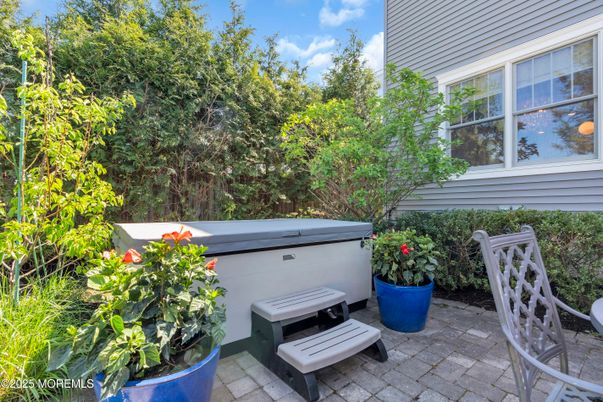 Exterior, Hot Tub