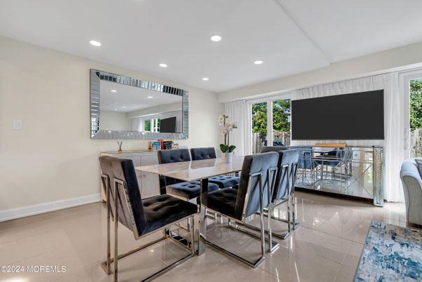 Dining room, Interior, Living room, Recessed Lighting