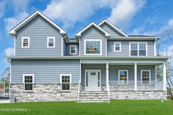 Exterior, Facade, Farmhouse