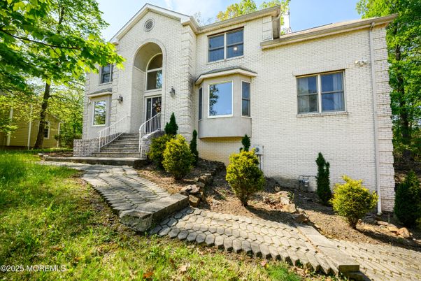 Exterior, Facade, Brick Facade, Rowhouse