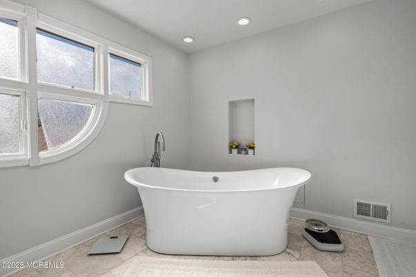 Bathroom, Free Standing Baths, Interior, Marble, Recessed Lighting