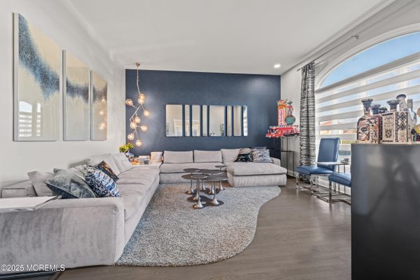 Interior, Living room, Pendant Lights, Recessed Lighting, Wood Texture Flooring