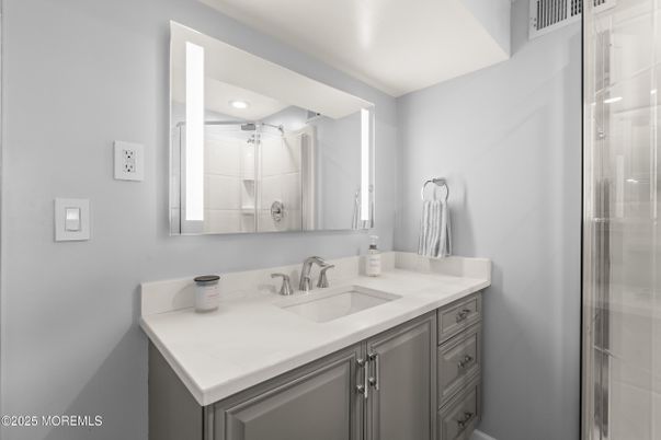 Bathroom, Interior, Recessed Lighting