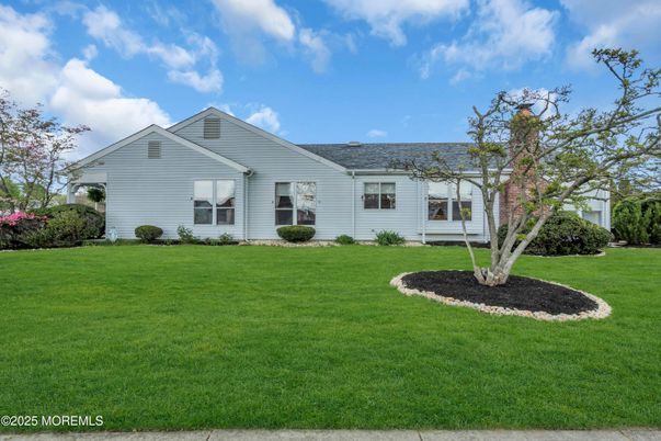 Backyard, Exterior, Facade, Ranch