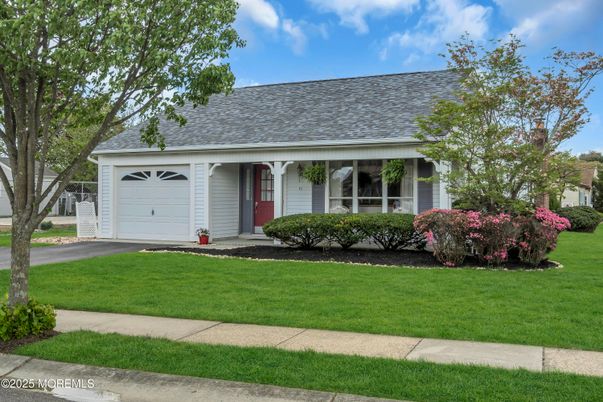 Attached, Exterior, Facade, Cape Cod