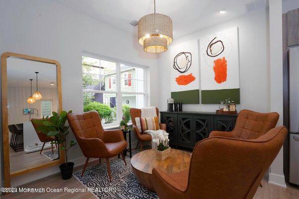 Chandelier, Dining room, Interior, Living room, Pendant Lights, Recessed Lighting, Wood Texture Flooring