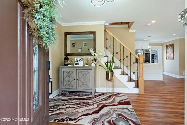Interior, Recessed Lighting, Wood Texture Flooring