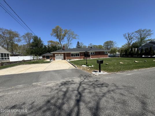 Attached, Exterior, Facade, Brick Facade, Ranch