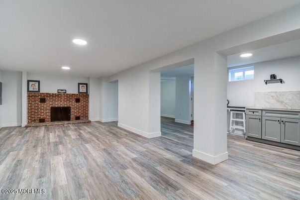 Interior, Recessed Lighting, Wood Texture Flooring