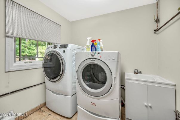 Interior, Washer