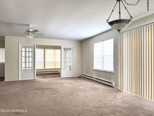 Empty room, Interior, Pendant Lights