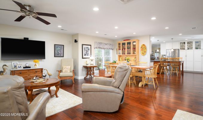 Dining room, Interior, Kitchen, Pendant Lights, Recessed Lighting, Wood Texture Flooring