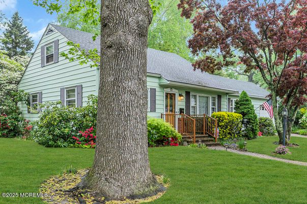 Exterior, Facade, Cape Cod
