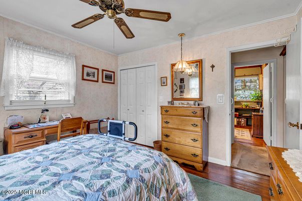 Bedroom, Interior, Pendant Lights, Wood Texture Flooring